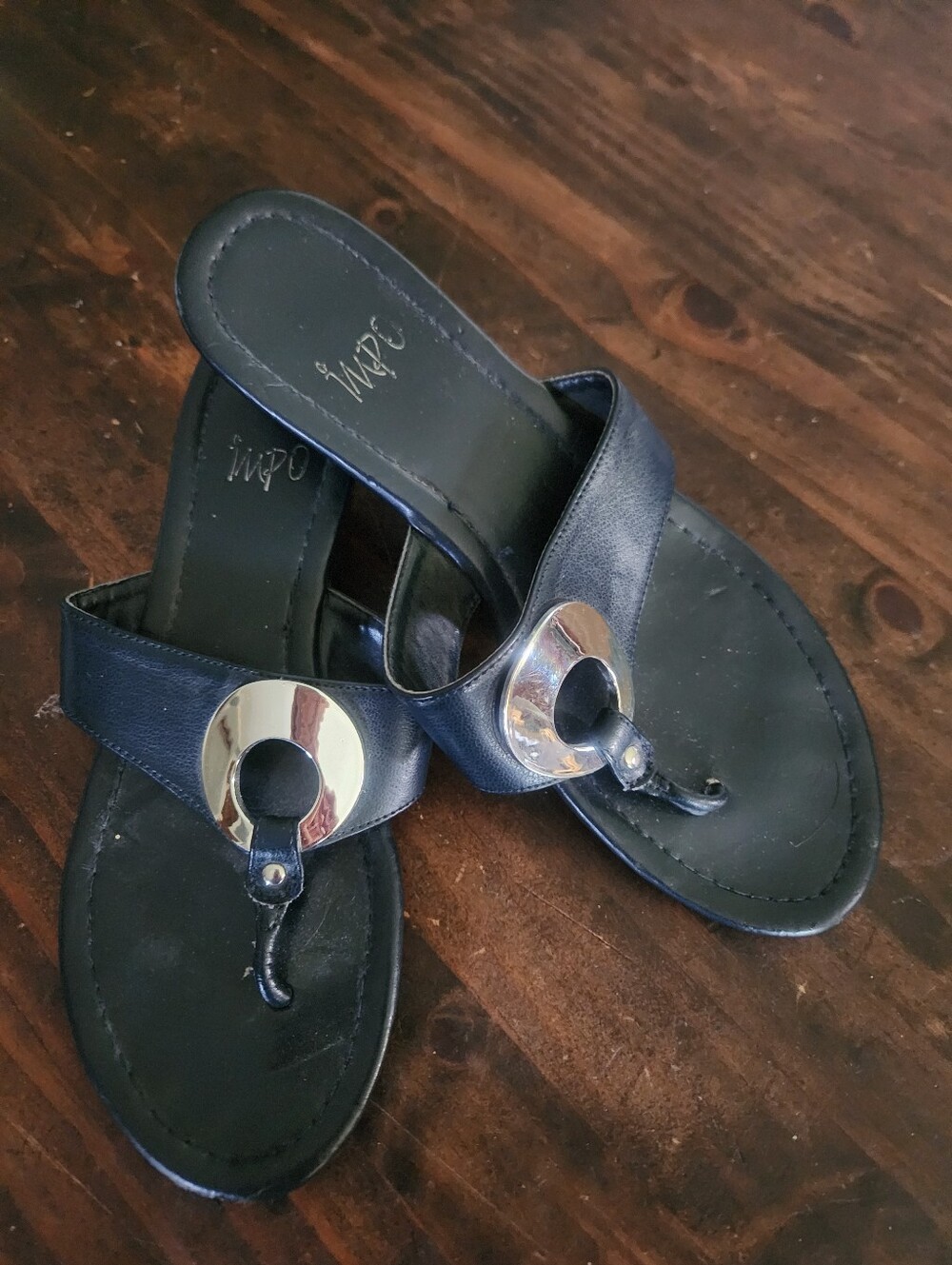 WPO Ella Black Thong Sandals with Silver Ring Accent - Picture 4 of 6